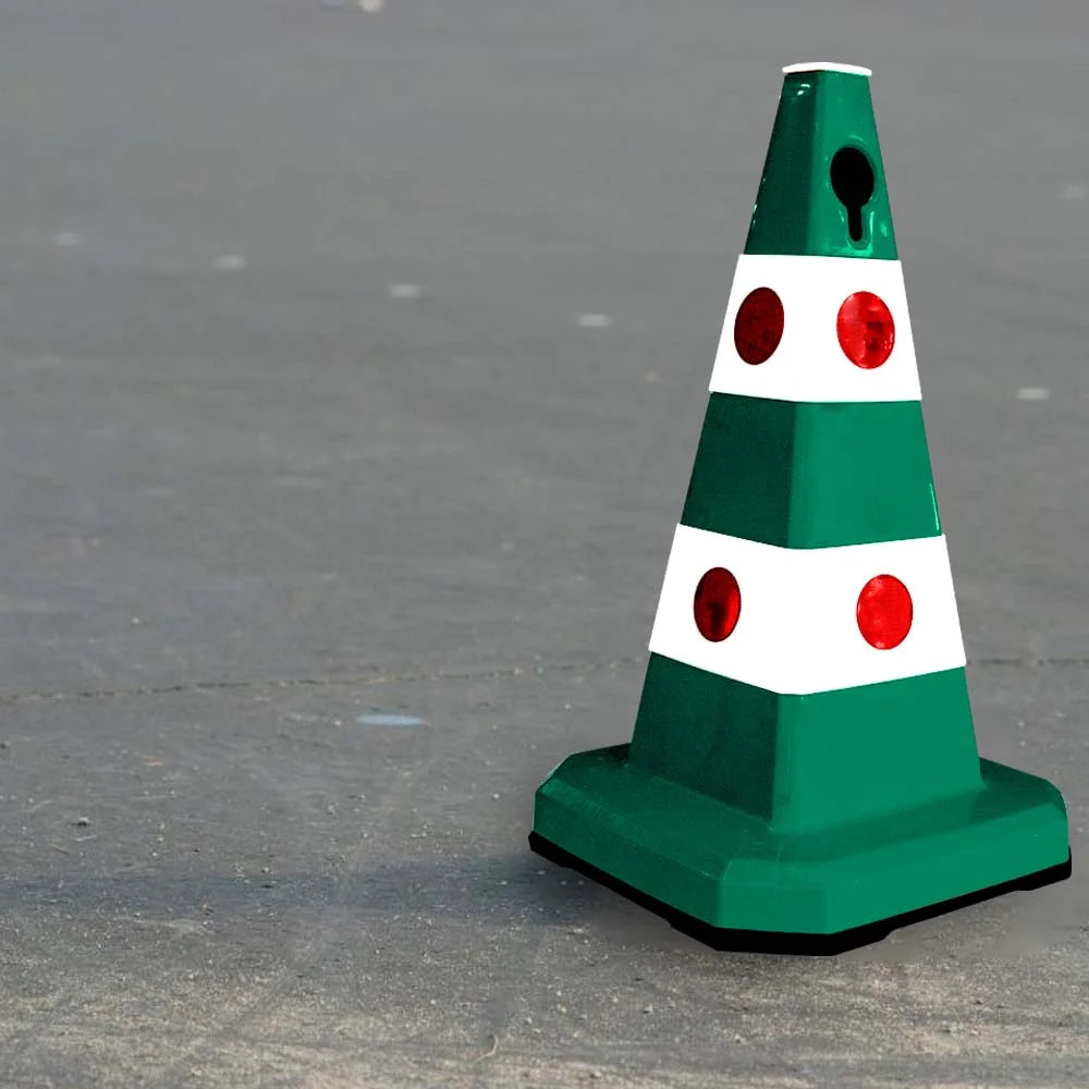 62cm green traffic cone live